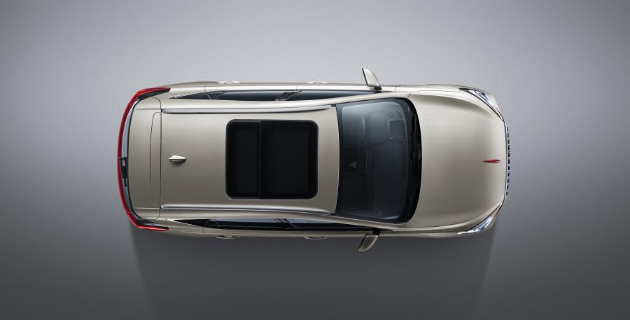  HongQi E-HS3 2019 года  (фото 13 из 28)